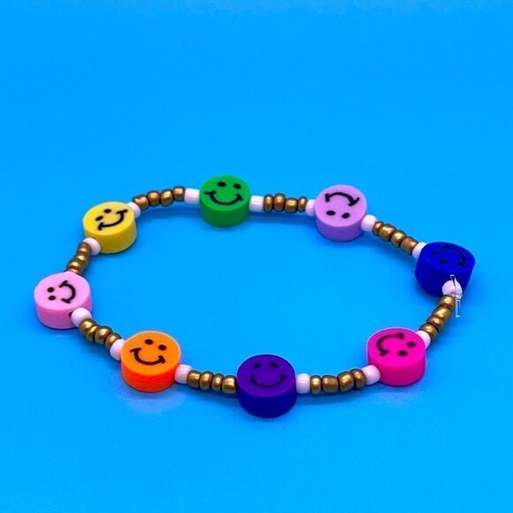 Y2K Bracelets “All Smiles” Stretch Beaded Bracelet - Picture 2 of 3